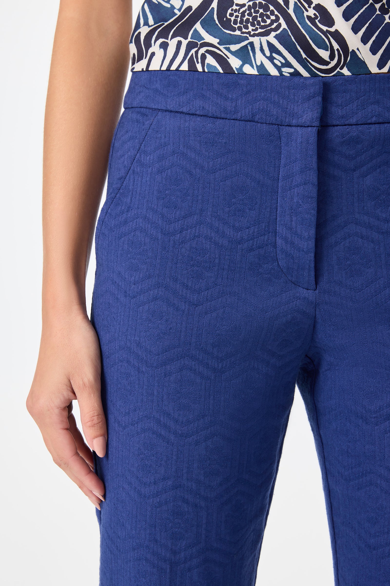 Banshee Cropped Cuff Hem Pant - Image 5