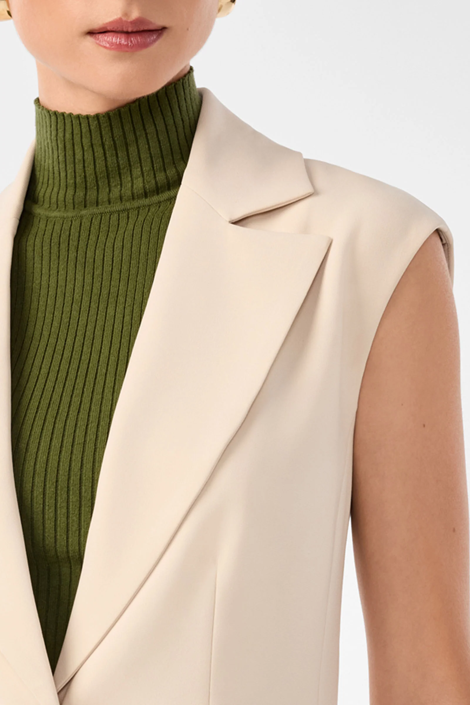 Baobab Sleeveless Jacket - Image 12