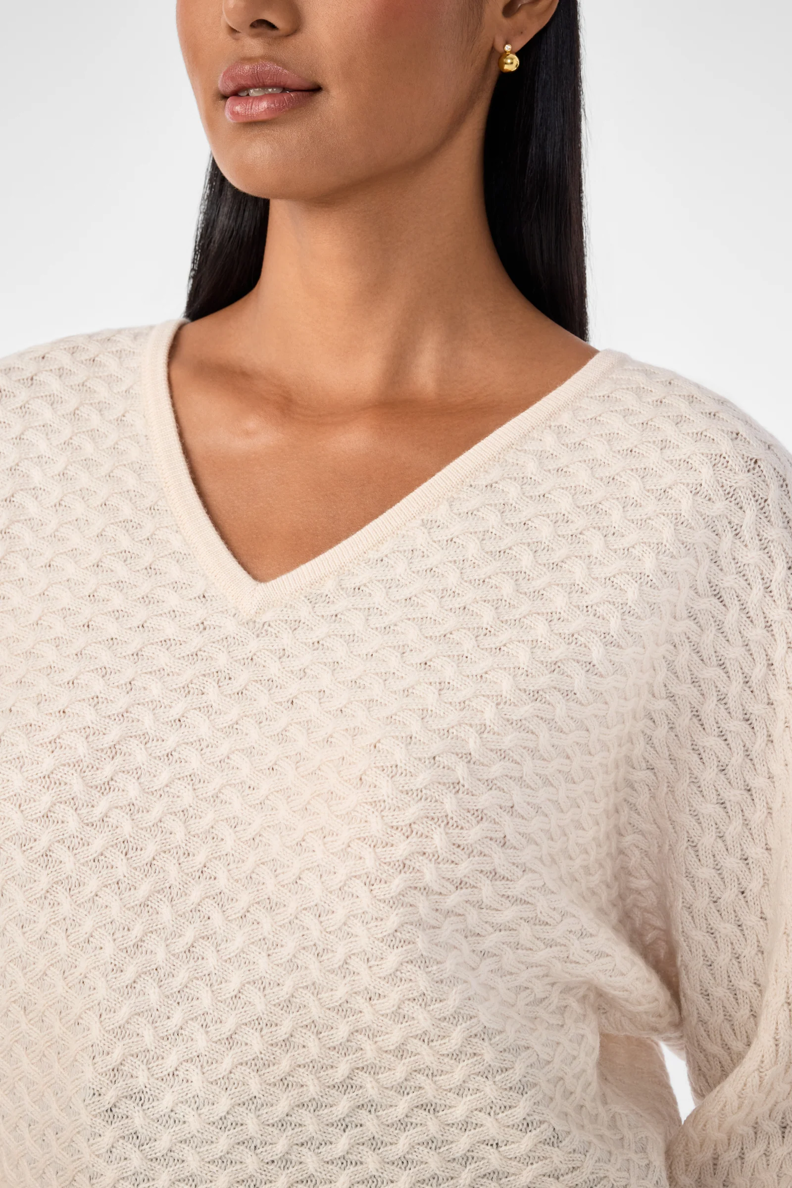 Lima V-Neck Pullover - Image 10