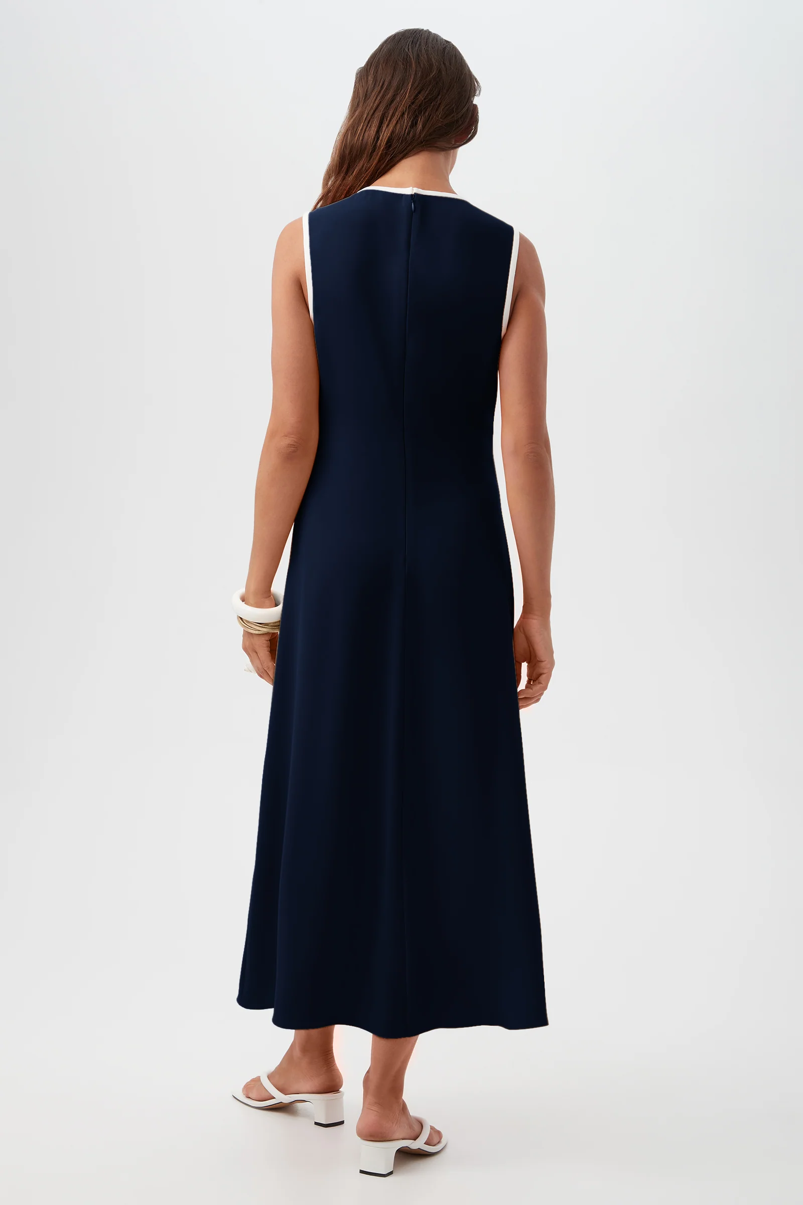Magnifique Sleeveless Dress - Image 3