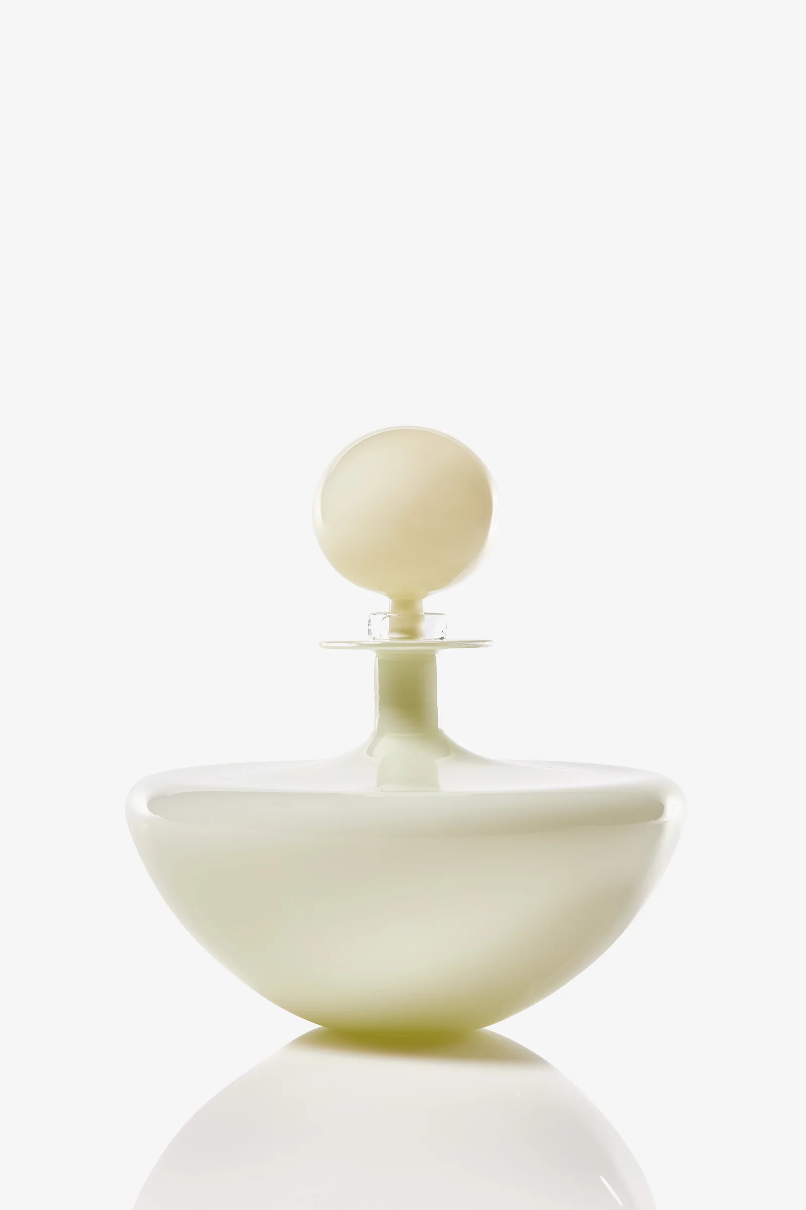 Petite Low Arc Decanter - Image 10