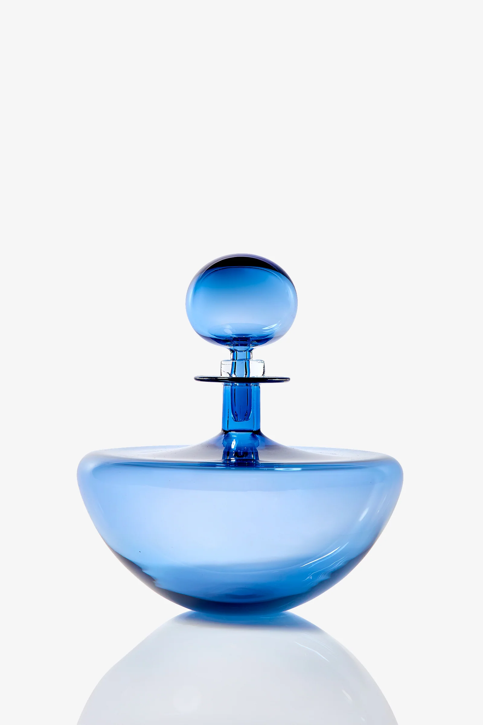 Petite Low Arc Decanter - Image 3