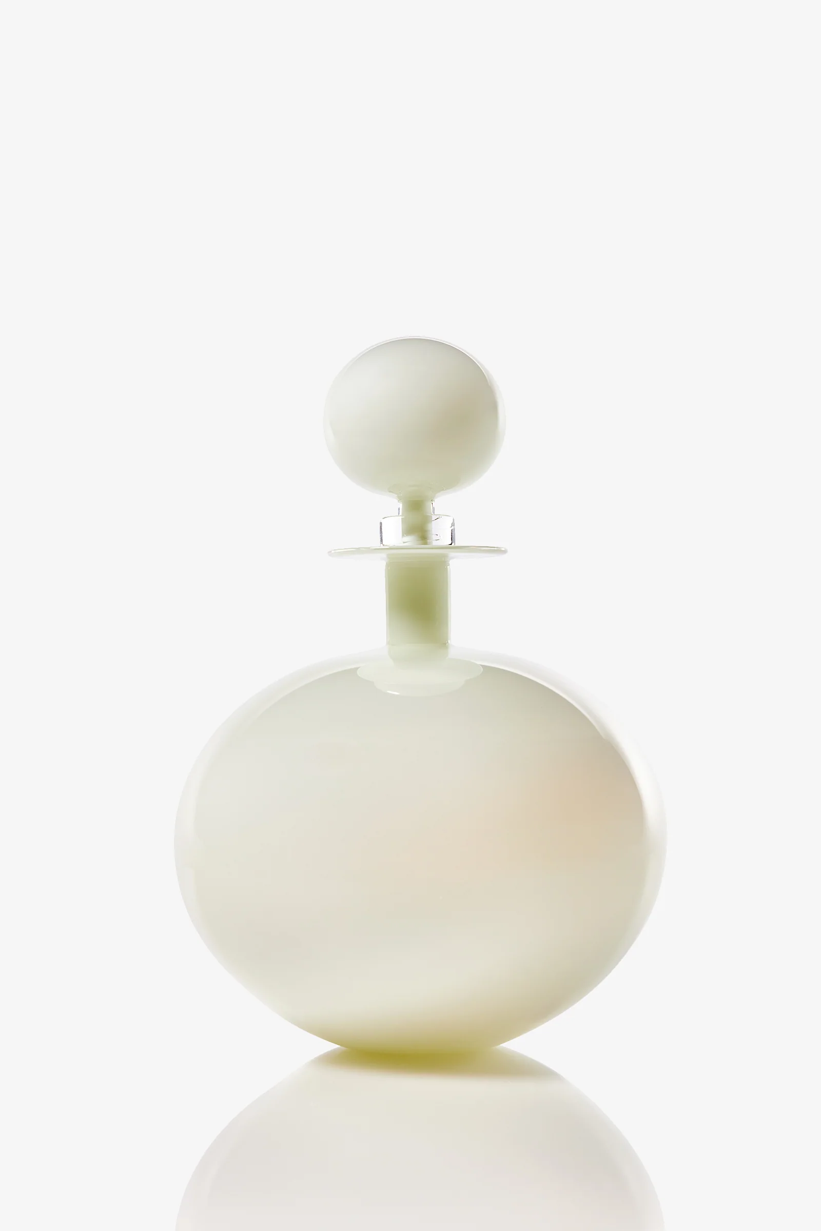 Petite Low Round Decanter - Image 10