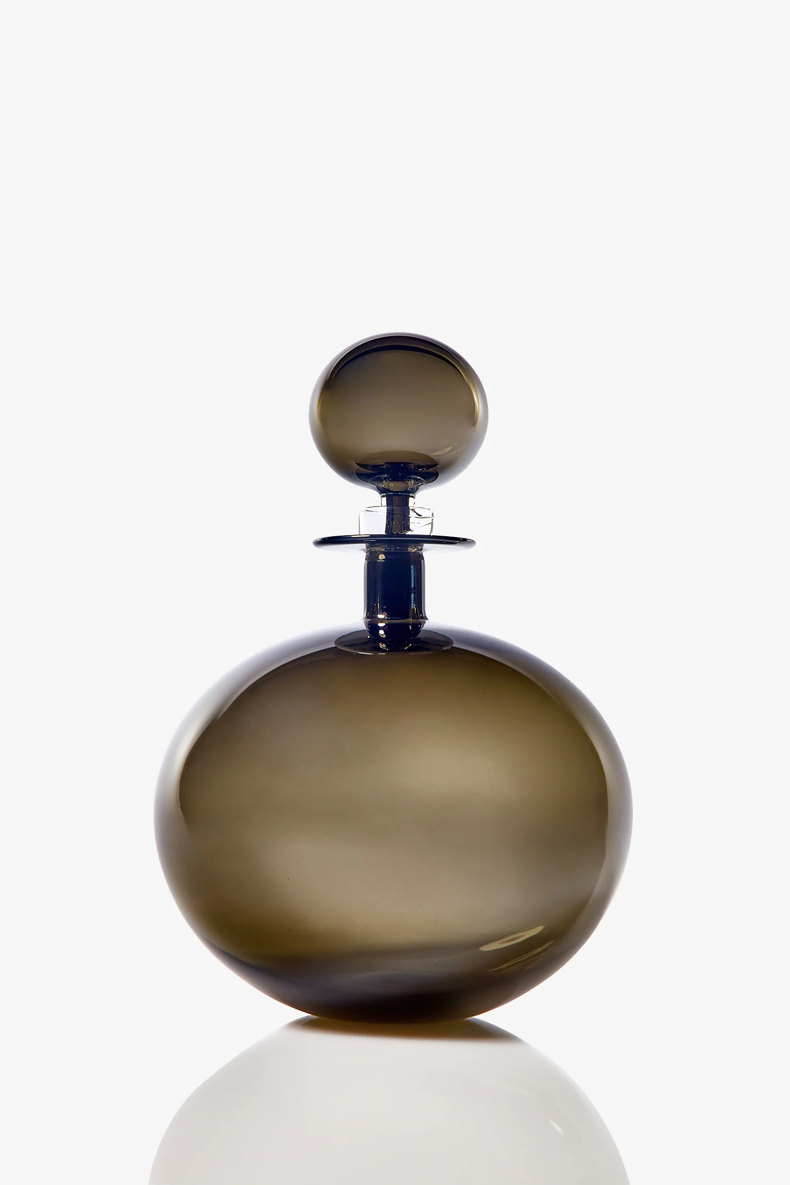 Petite Low Round Decanter - Image 2