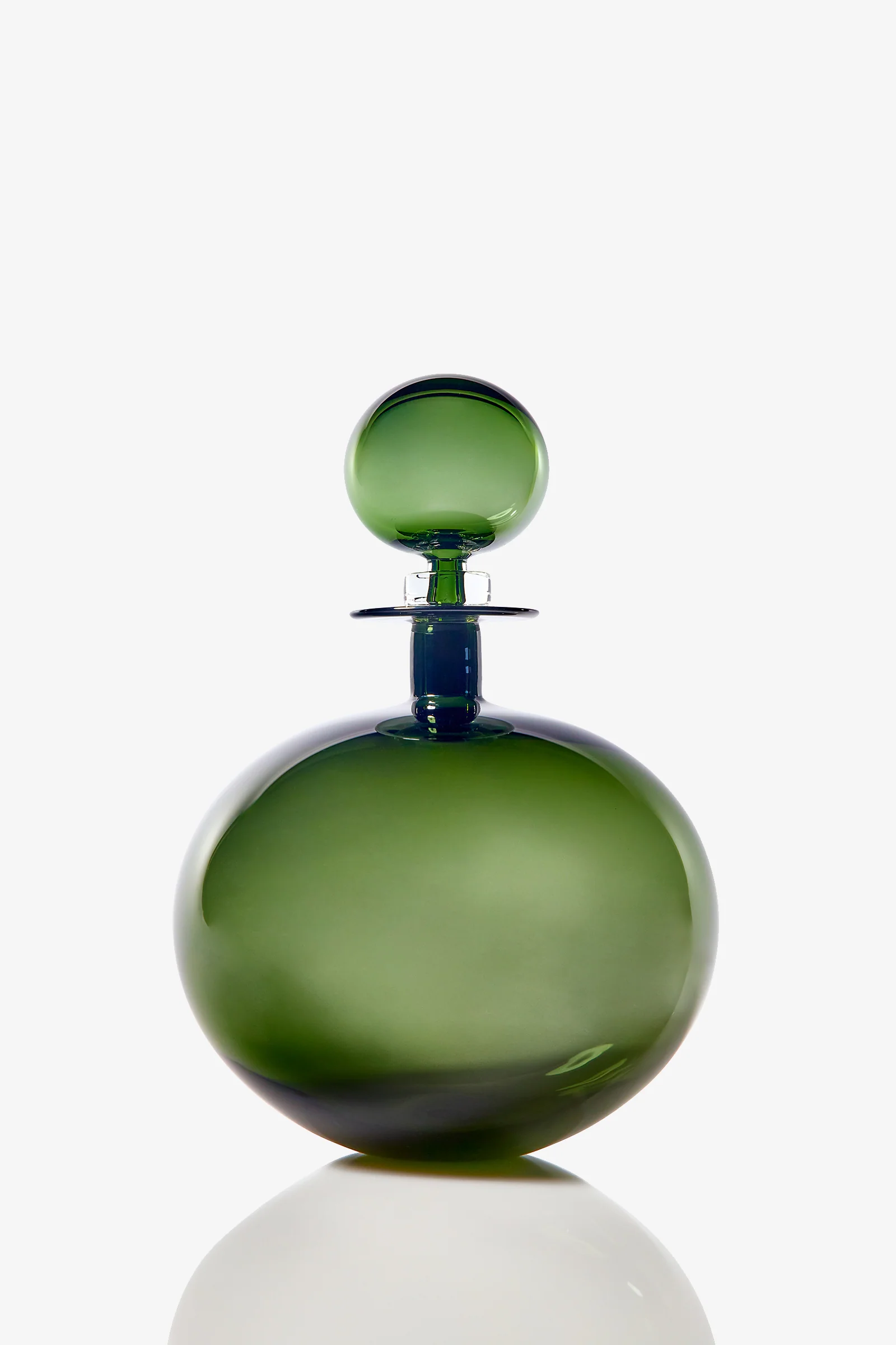 Petite Low Round Decanter - Image 7
