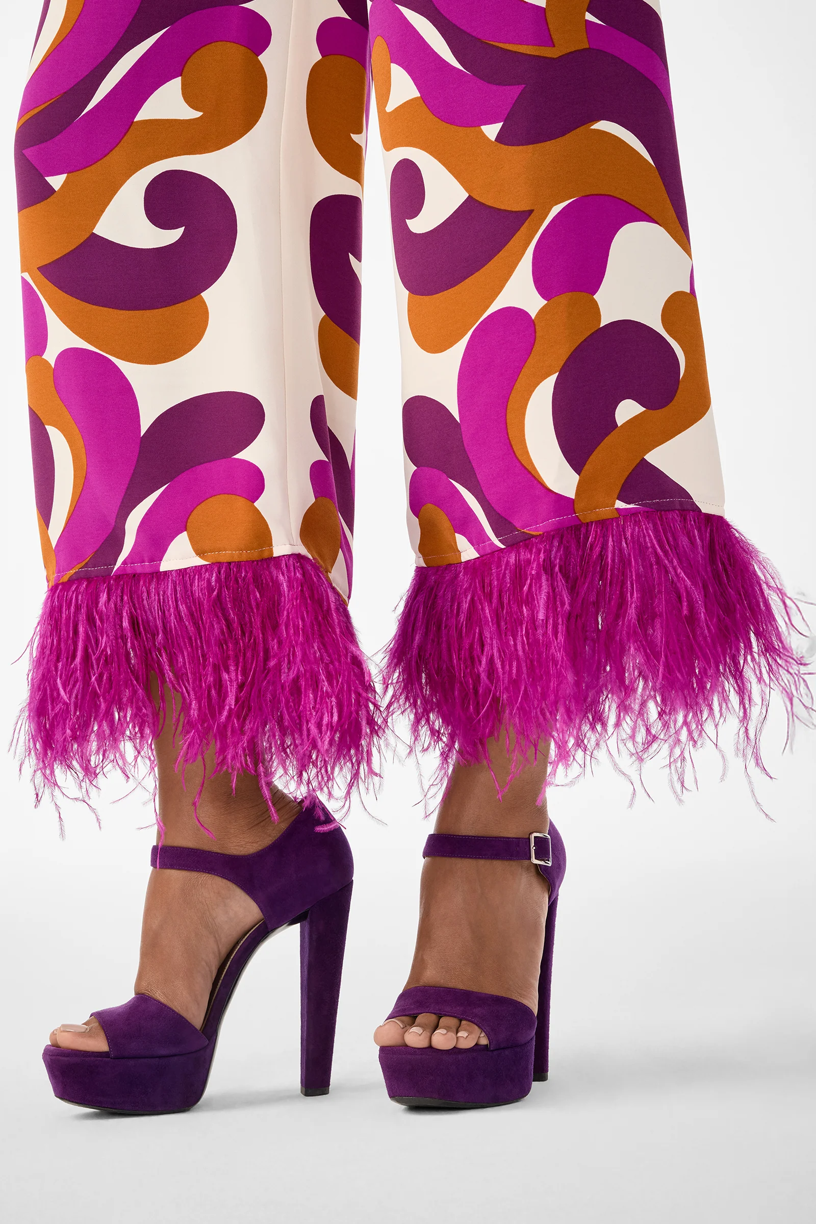 Short Weekend Feather-Trimmed Pant - Image 5