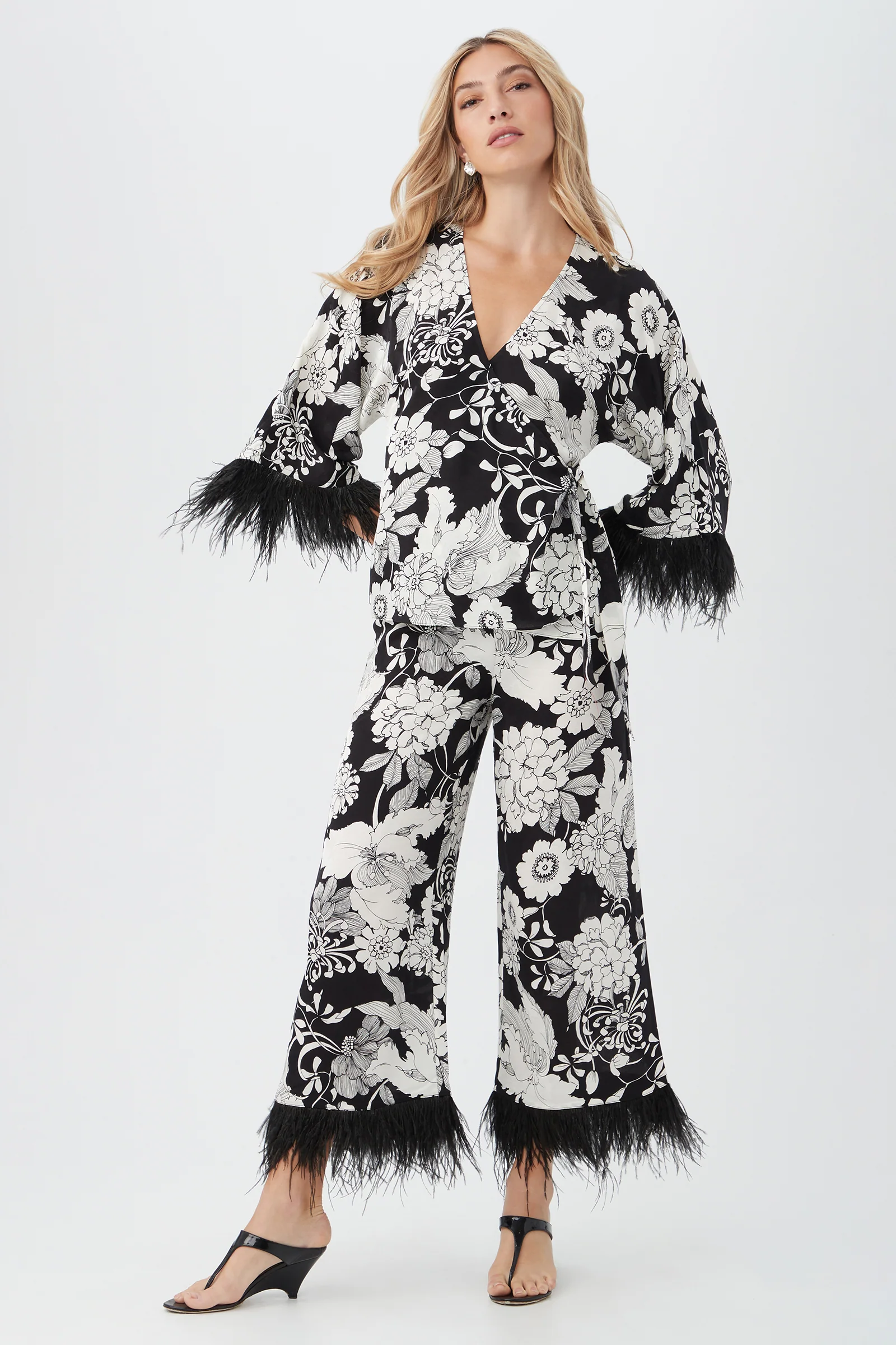Short Weekend Feather-Trimmed Pant - Image 5