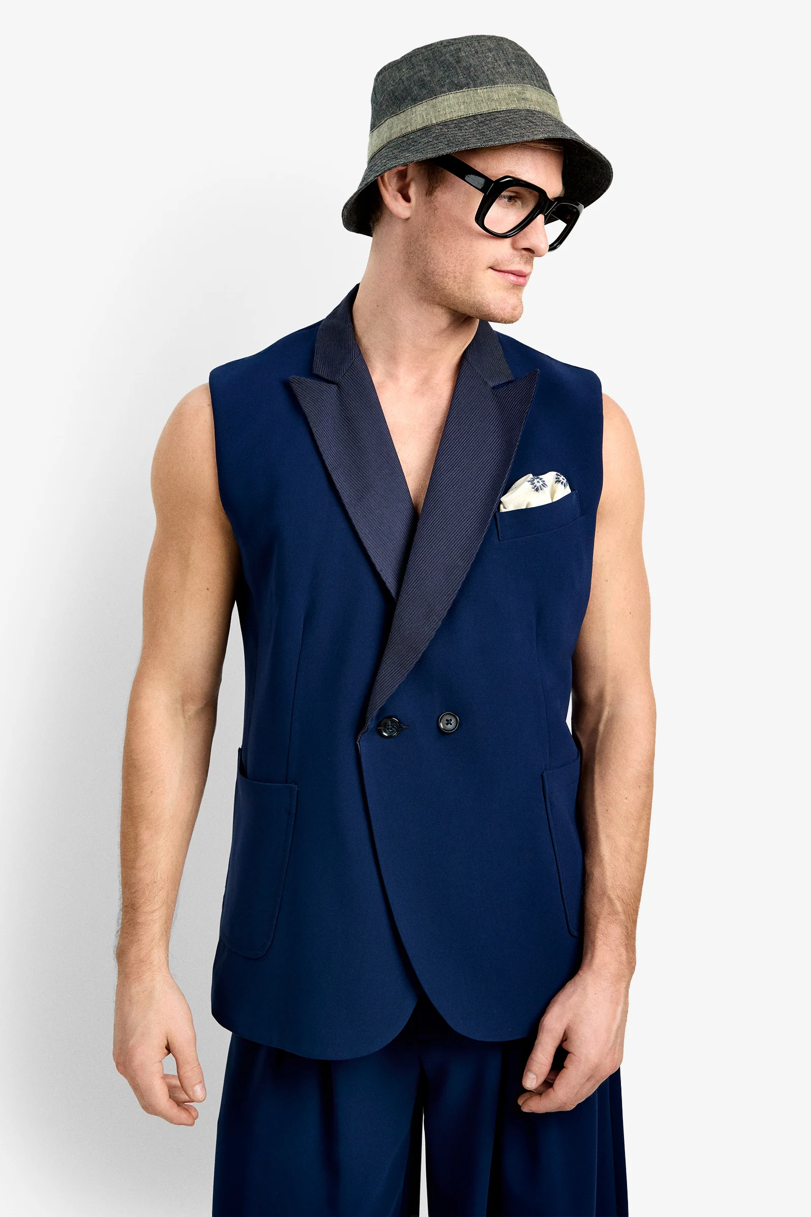 Thurman Sleeveless Blazer - Image 2